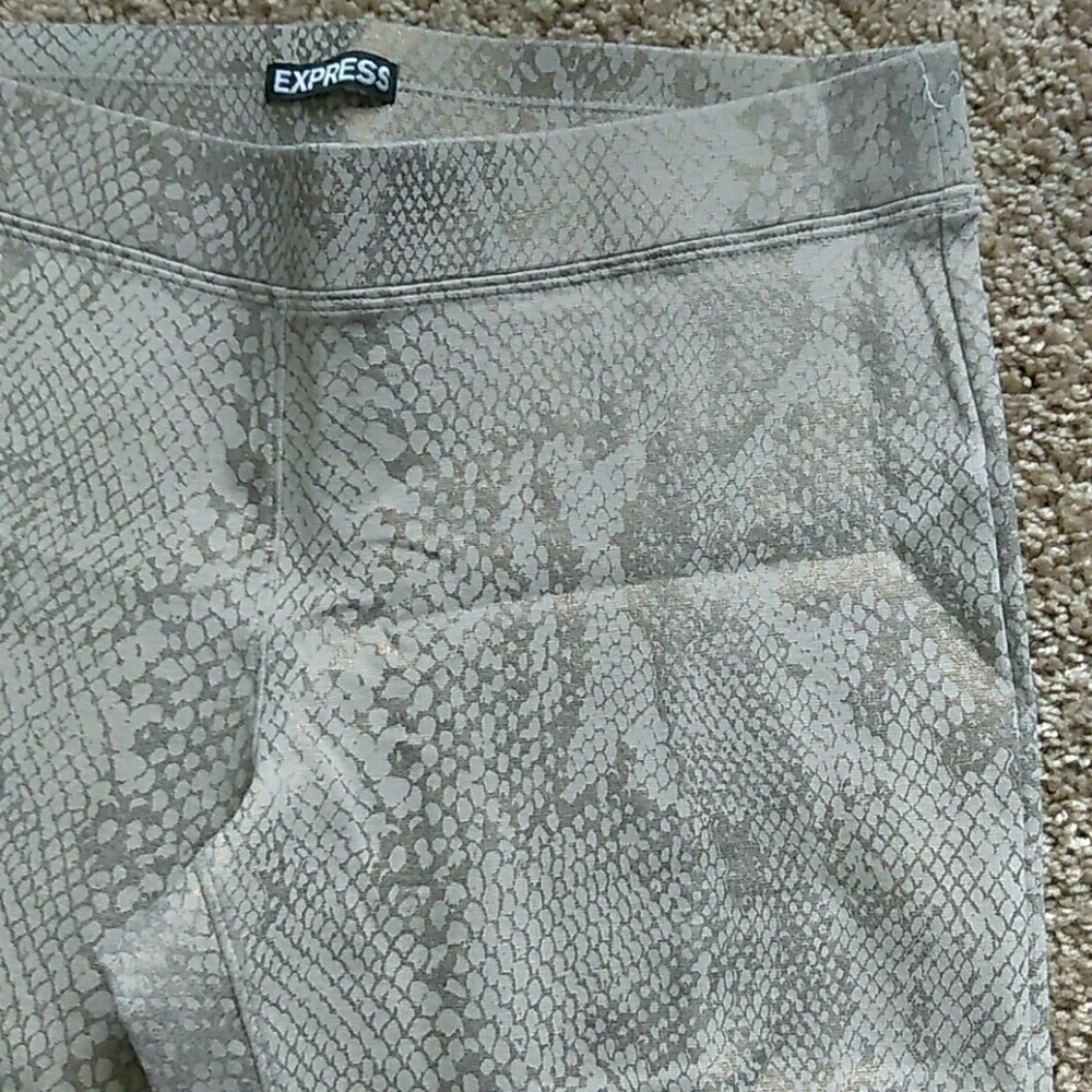 Nwot. Gold Python Print Express Tights - image 3